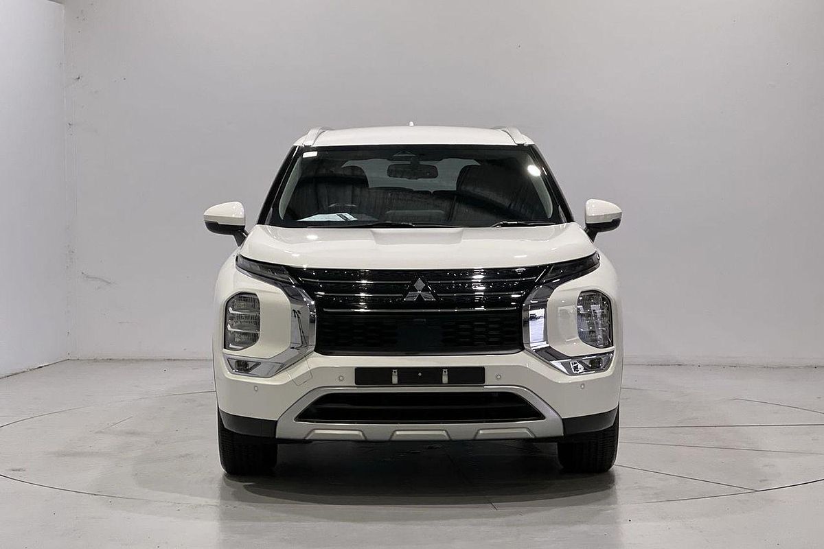 2024 Mitsubishi Outlander LS ZM