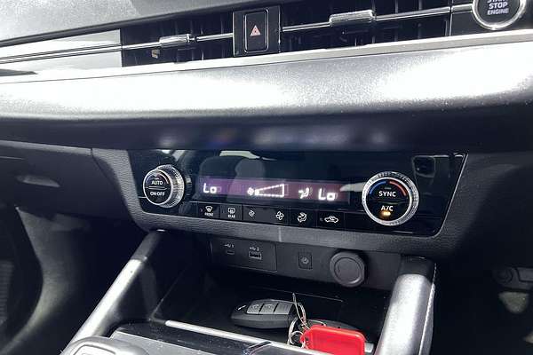 2024 Mitsubishi Outlander LS ZM