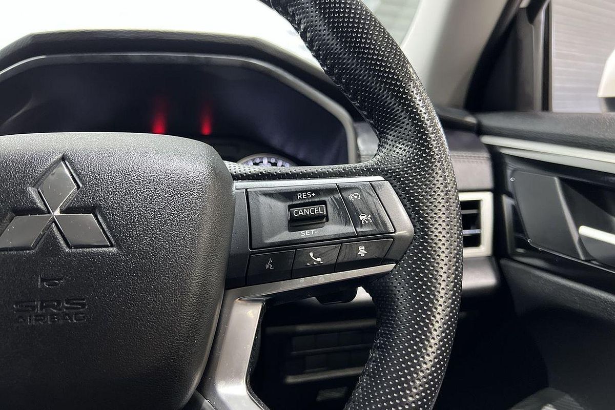 2024 Mitsubishi Outlander LS ZM