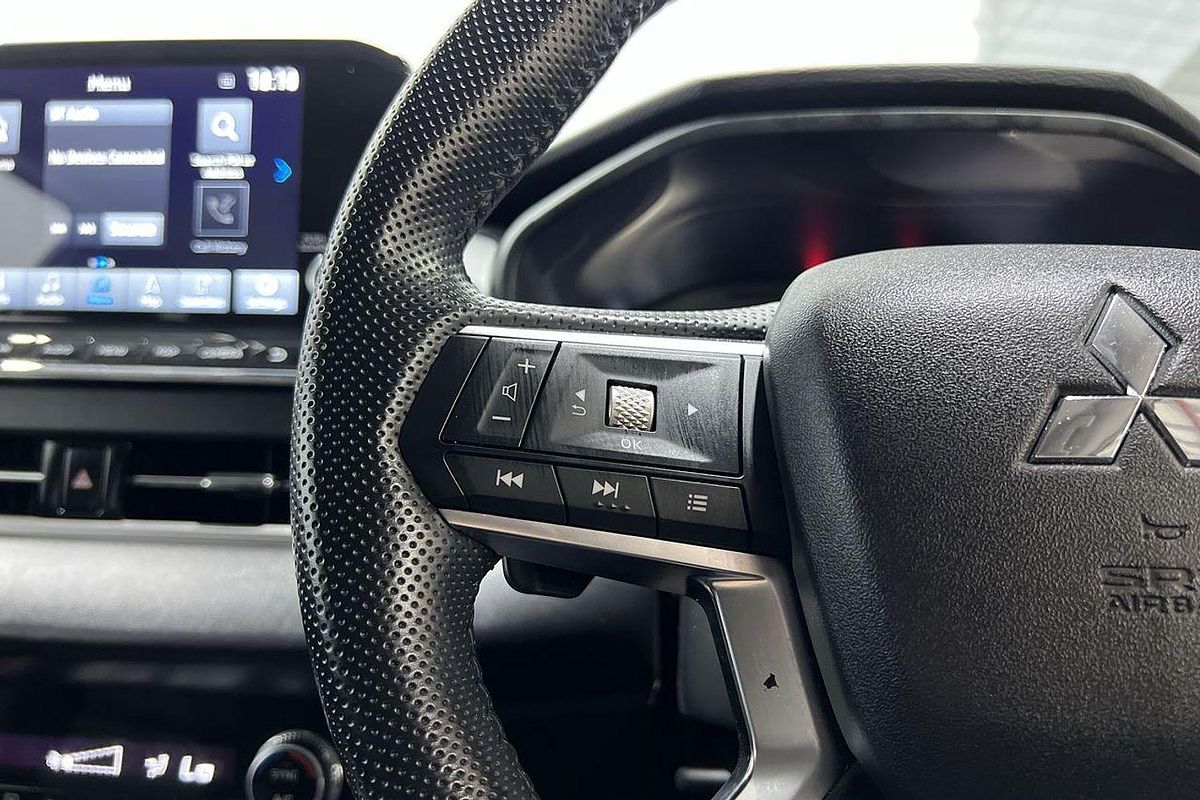 2024 Mitsubishi Outlander LS ZM