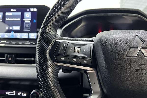 2024 Mitsubishi Outlander LS ZM