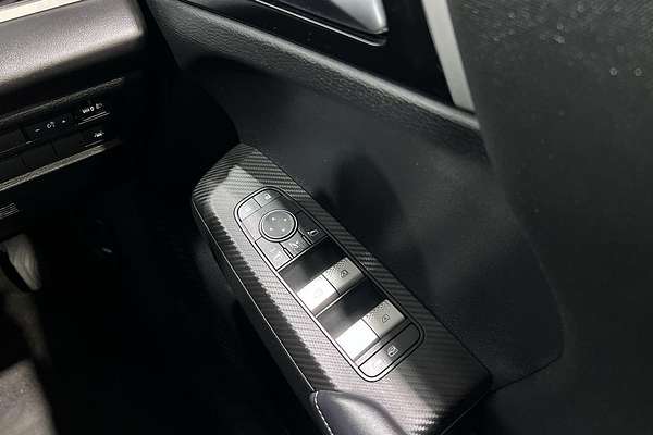 2024 Mitsubishi Outlander LS ZM