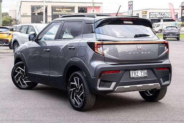 2025 Mahindra XUV3XO AX7L