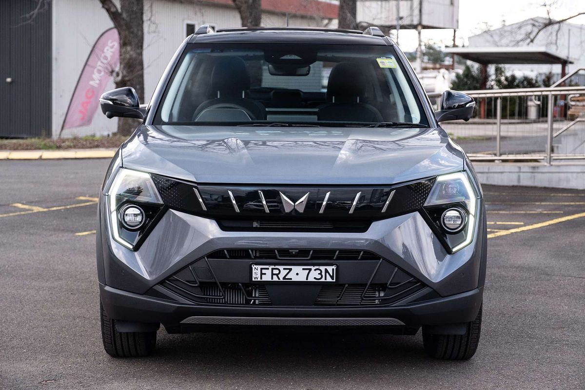 2025 Mahindra XUV3XO AX7L
