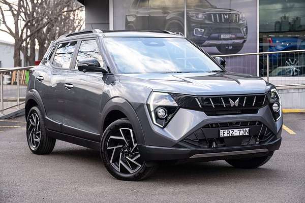 2025 Mahindra XUV3XO AX7L