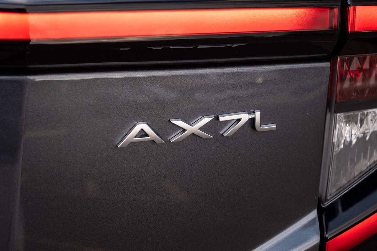 2025 Mahindra XUV3XO AX7L