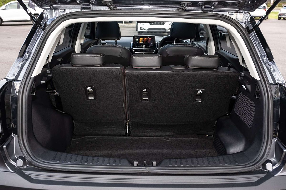 2025 Mahindra XUV3XO AX7L