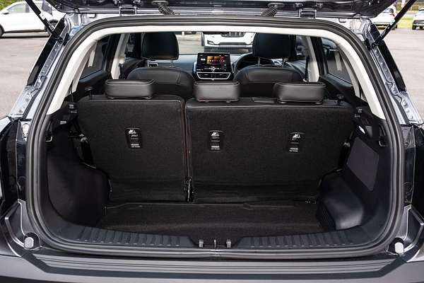 2025 Mahindra XUV3XO AX7L