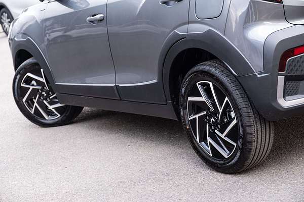 2025 Mahindra XUV3XO AX7L