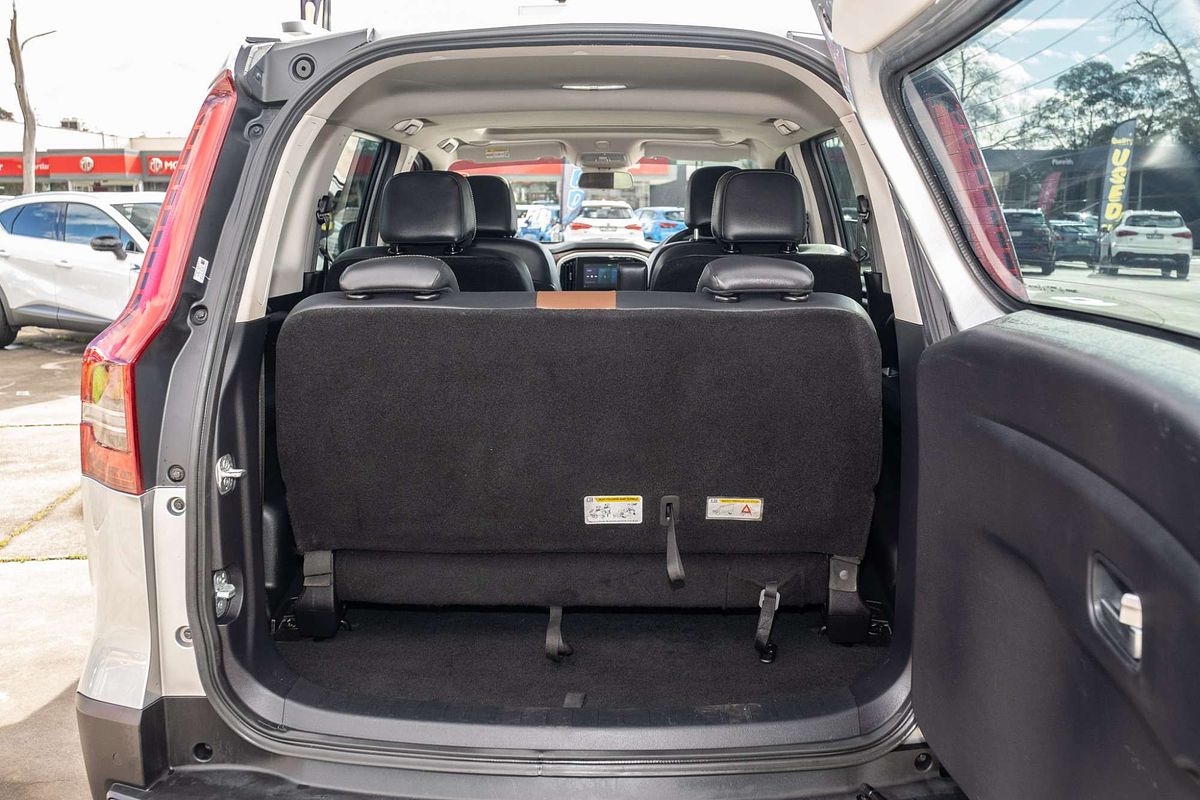 2023 Mahindra Scorpio Z8