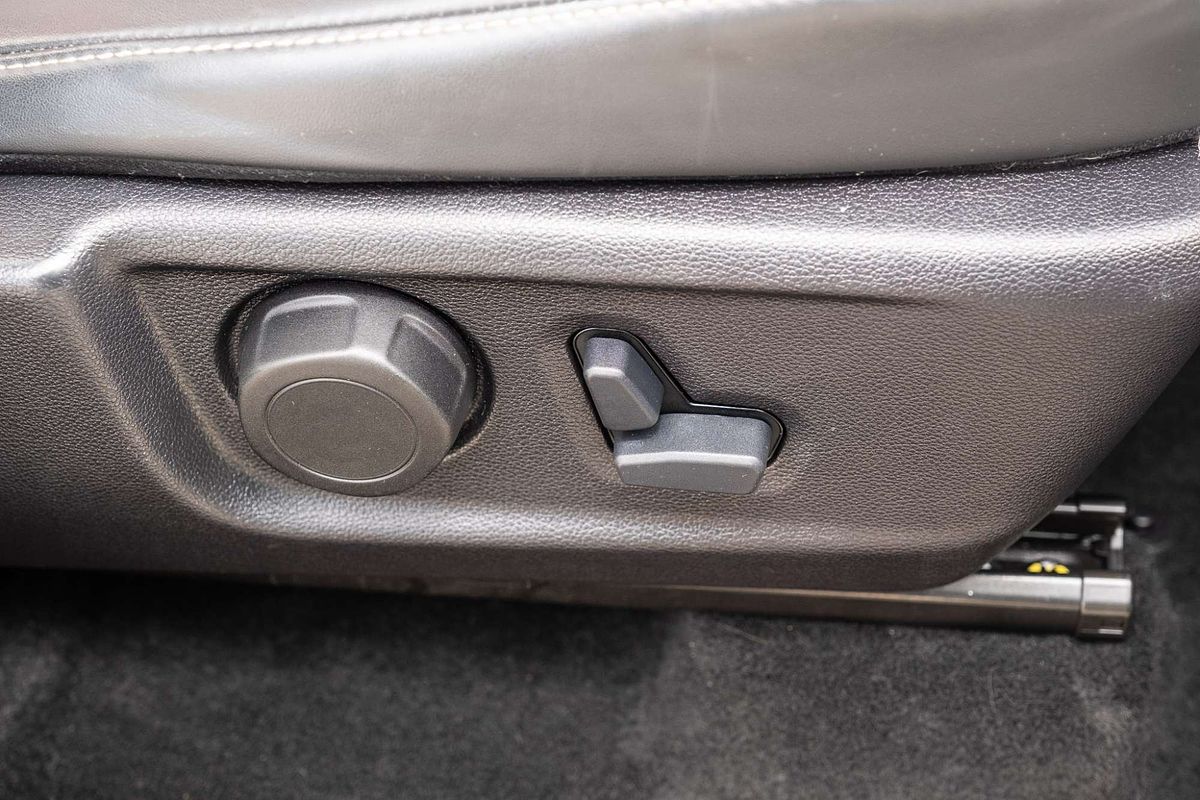 2023 Mahindra Scorpio Z8