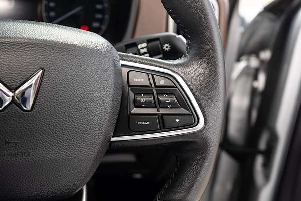 2023 Mahindra Scorpio Z8
