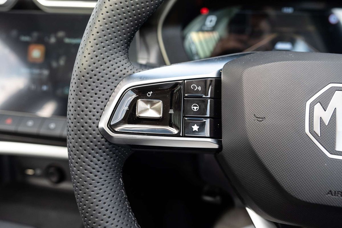 2024 MG ZS Essence Hybrid+ ZS32