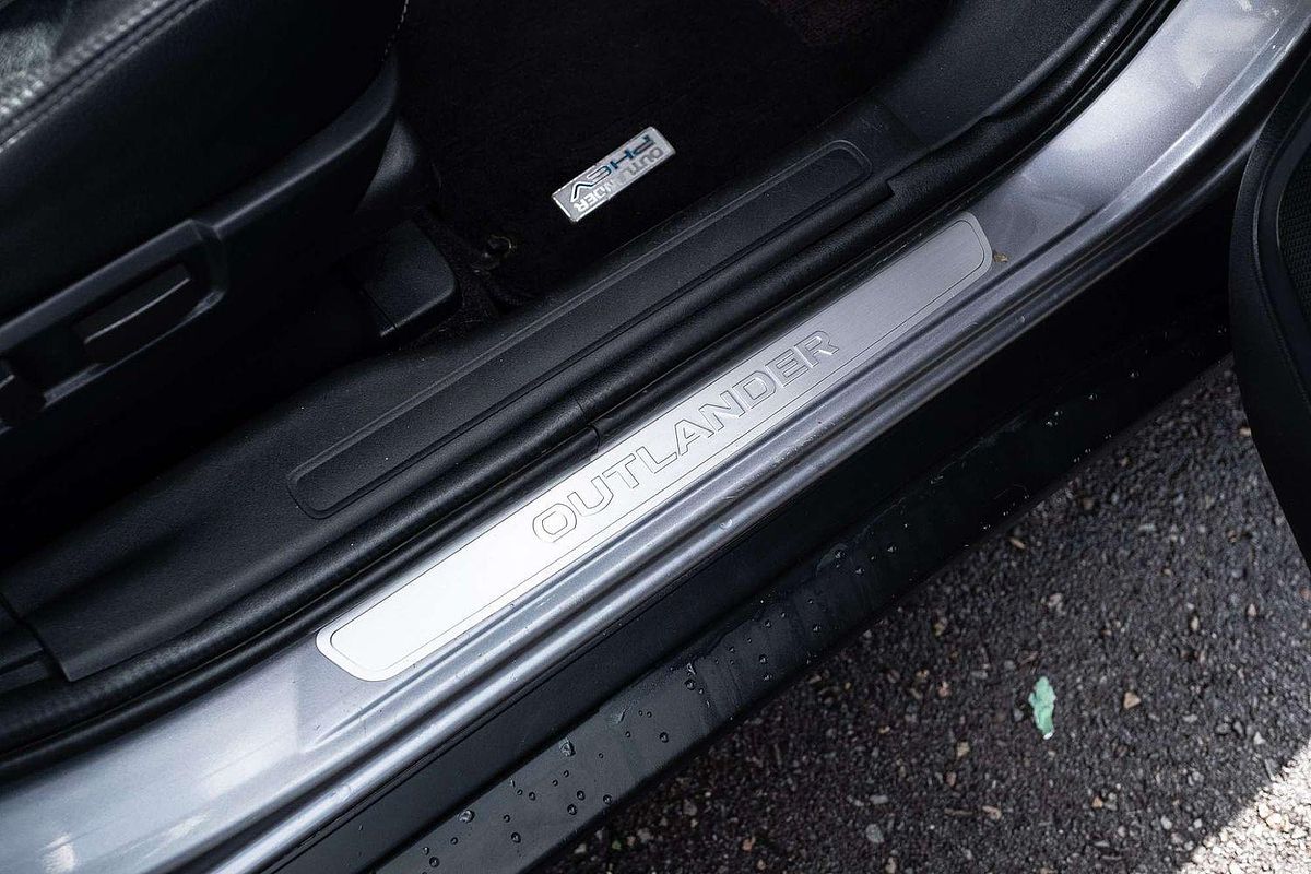 2014 Mitsubishi Outlander PHEV Aspire ZJ