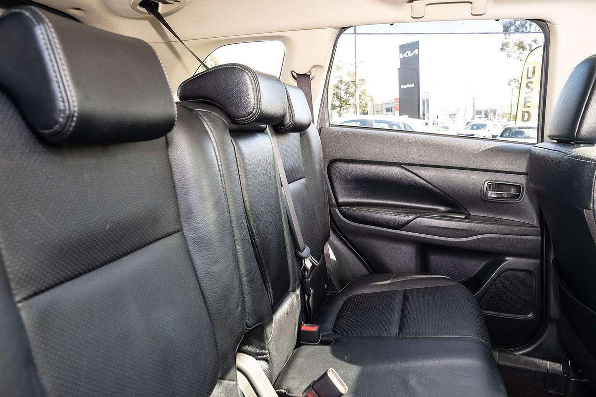 2014 Mitsubishi Outlander PHEV Aspire ZJ