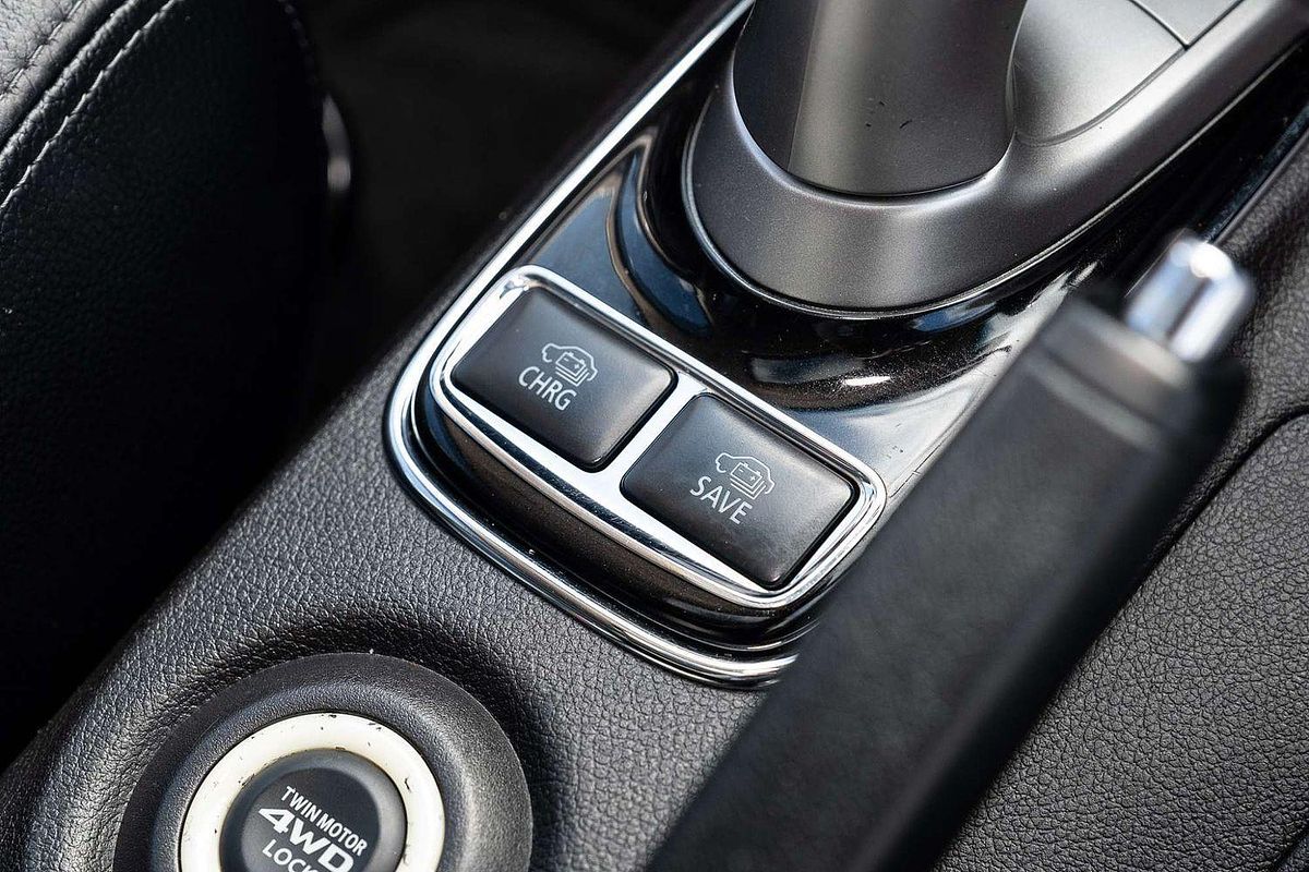 2014 Mitsubishi Outlander PHEV Aspire ZJ