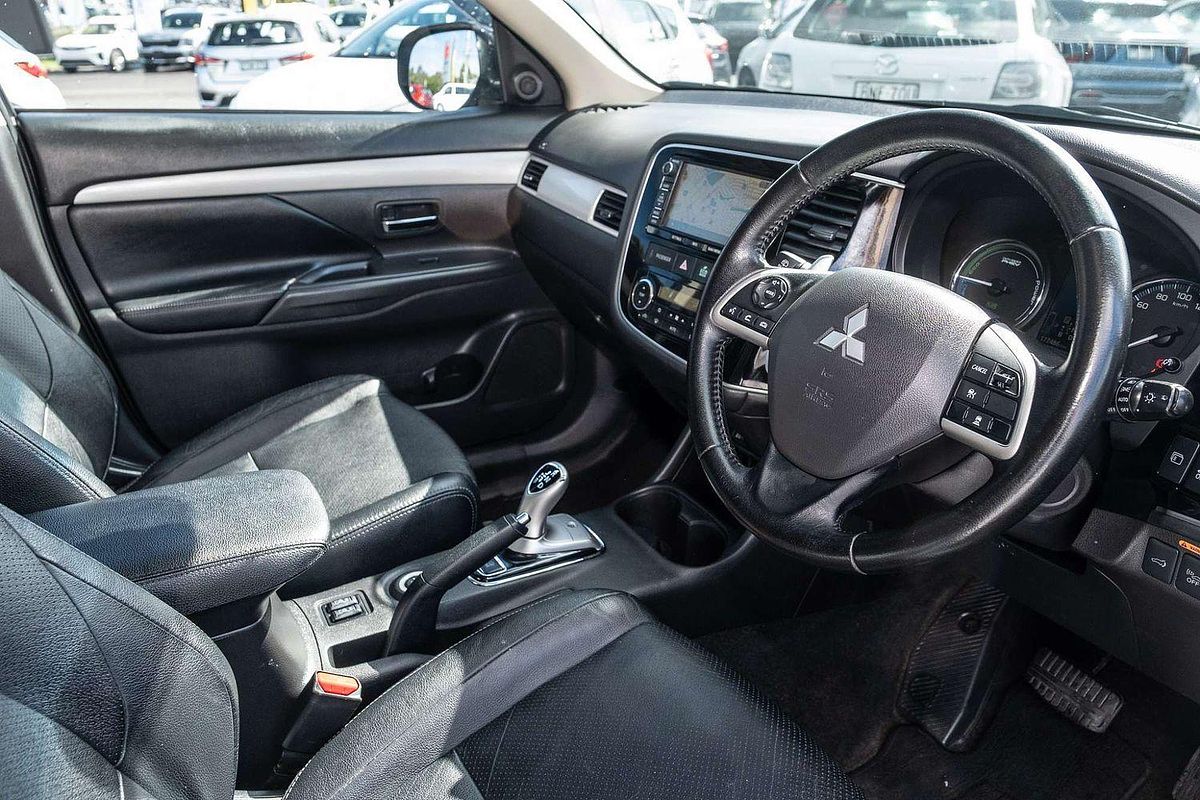 2014 Mitsubishi Outlander PHEV Aspire ZJ