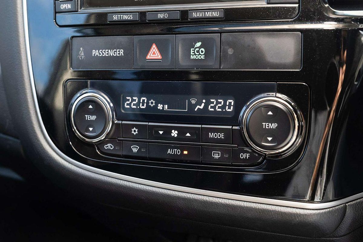 2014 Mitsubishi Outlander PHEV Aspire ZJ