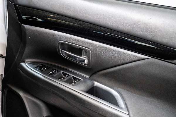 2020 Mitsubishi Outlander ES ZL
