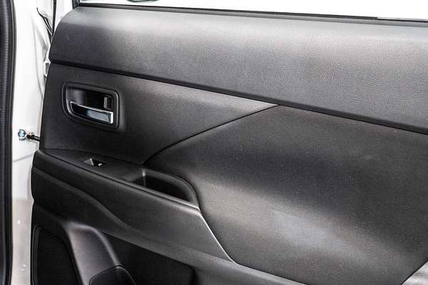 2020 Mitsubishi Outlander ES ZL