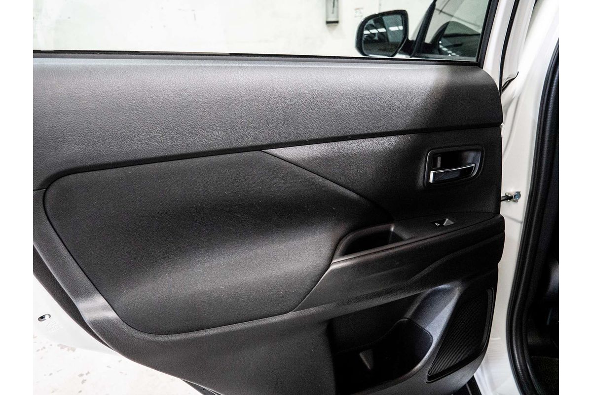 2020 Mitsubishi Outlander ES ZL