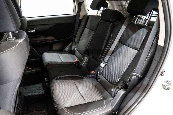 2020 Mitsubishi Outlander ES ZL