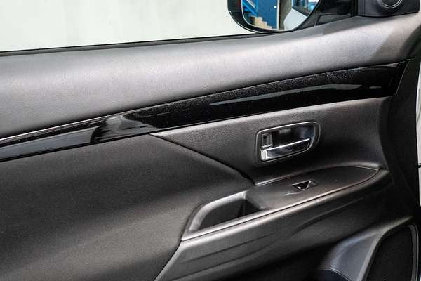 2020 Mitsubishi Outlander ES ZL