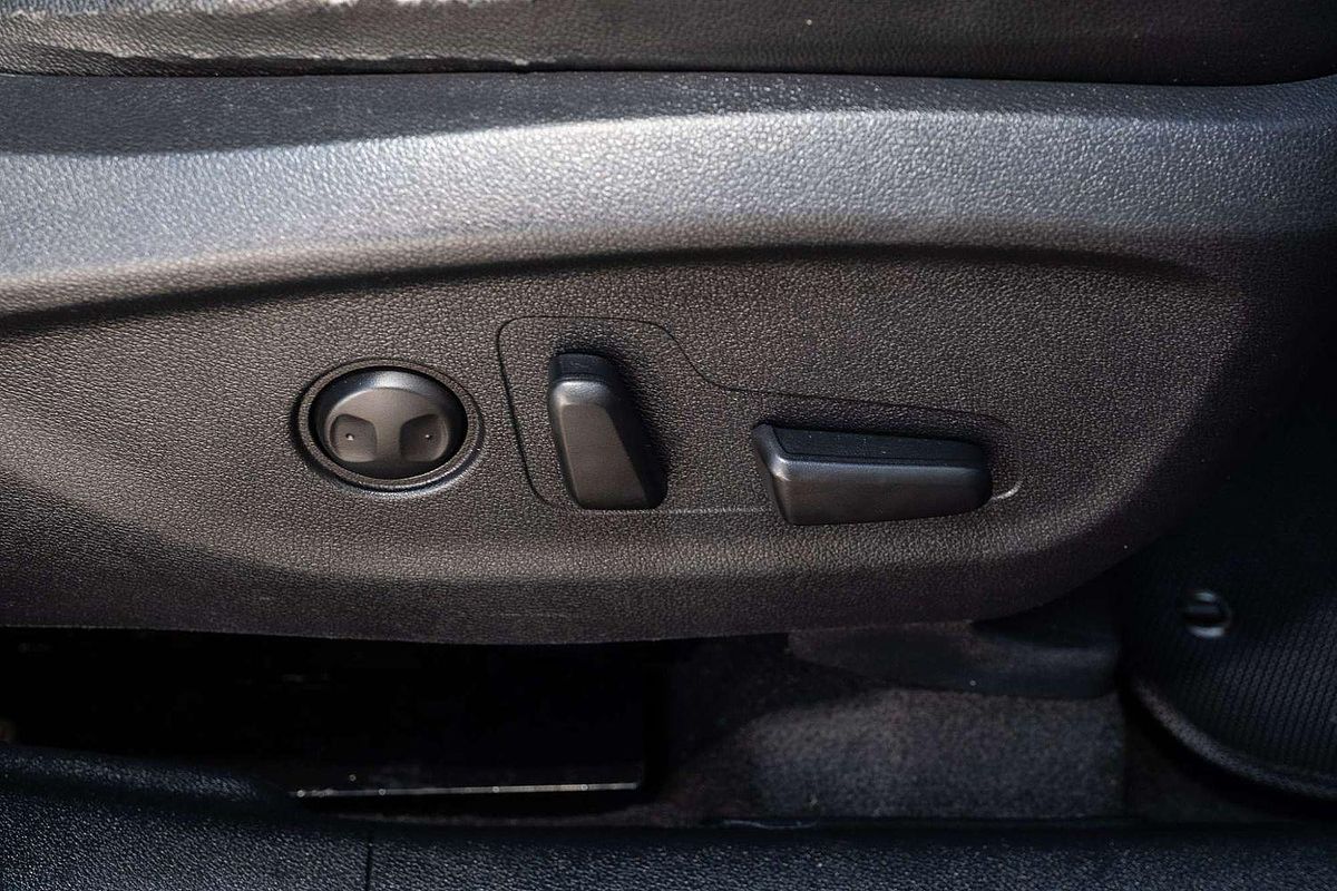 2017 Kia Sorento SLi UM
