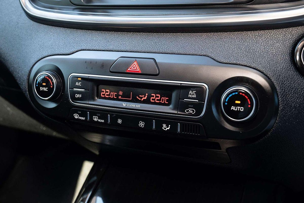 2017 Kia Sorento SLi UM