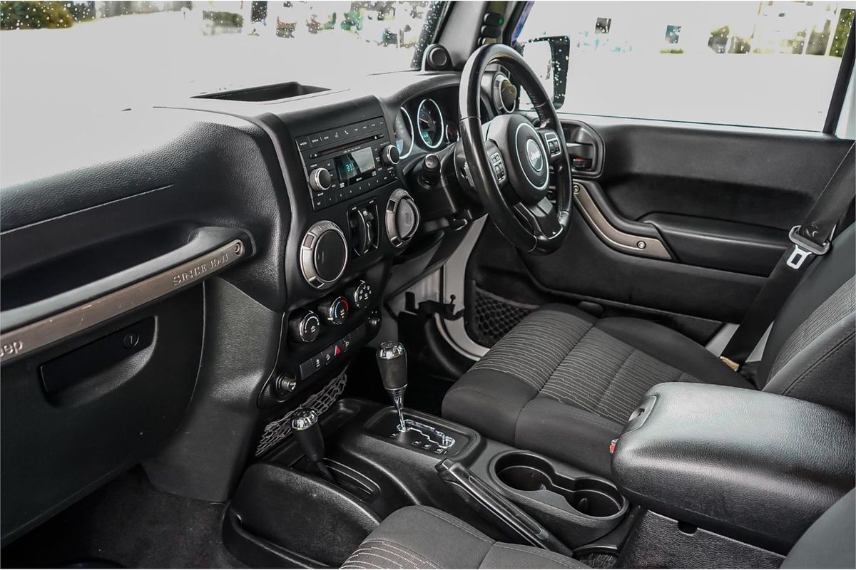 2011 Jeep Wrangler Unlimited Sport JK