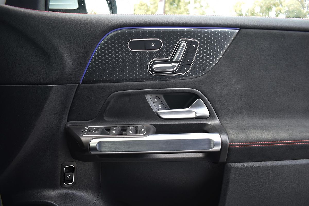 2024 Mercedes-Benz GLB-Class GLB200 X247