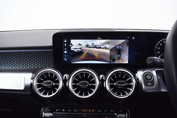 2024 Mercedes-Benz GLB-Class GLB200 X247
