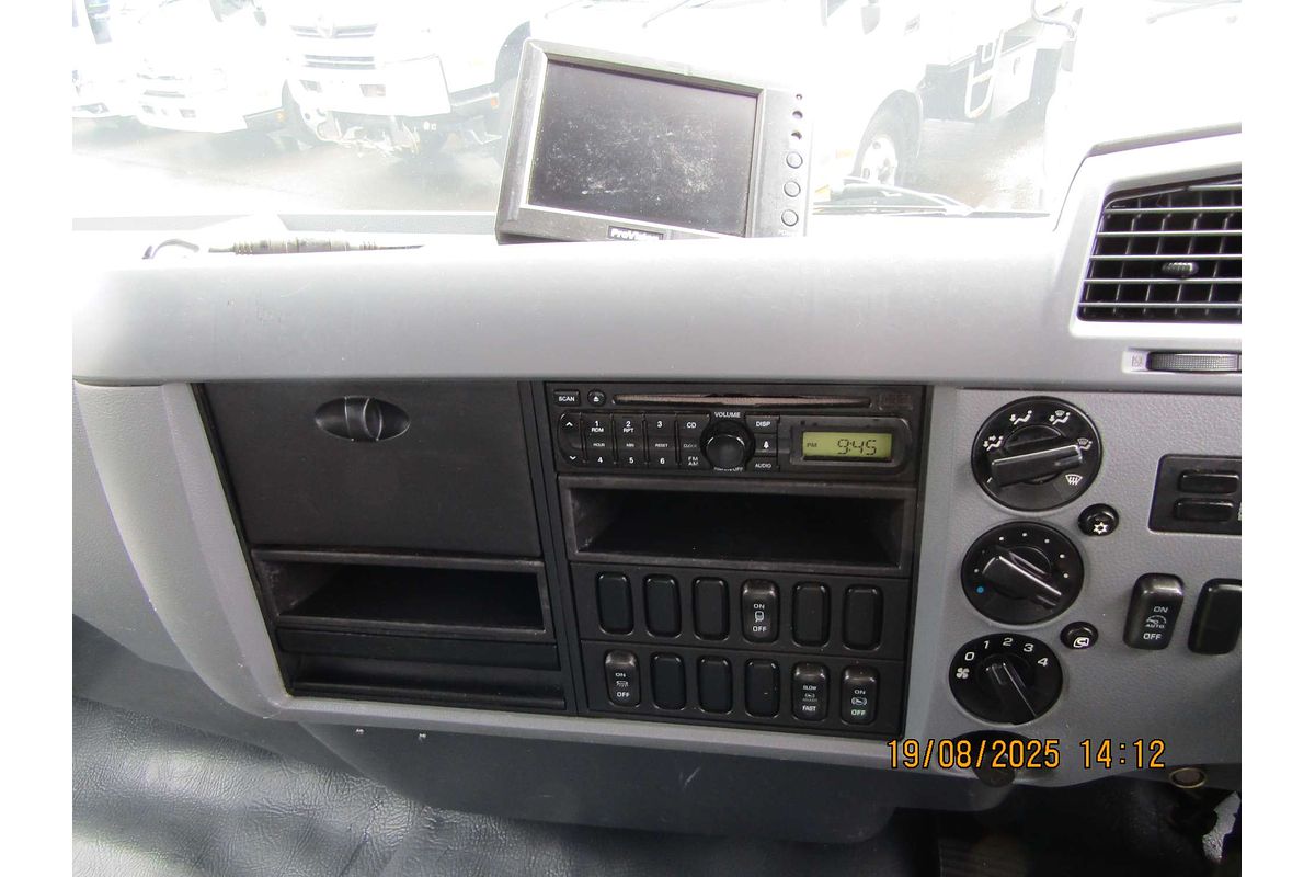 2011 Mitsubishi Fighter FK61FL 6.0 4x2 LWB