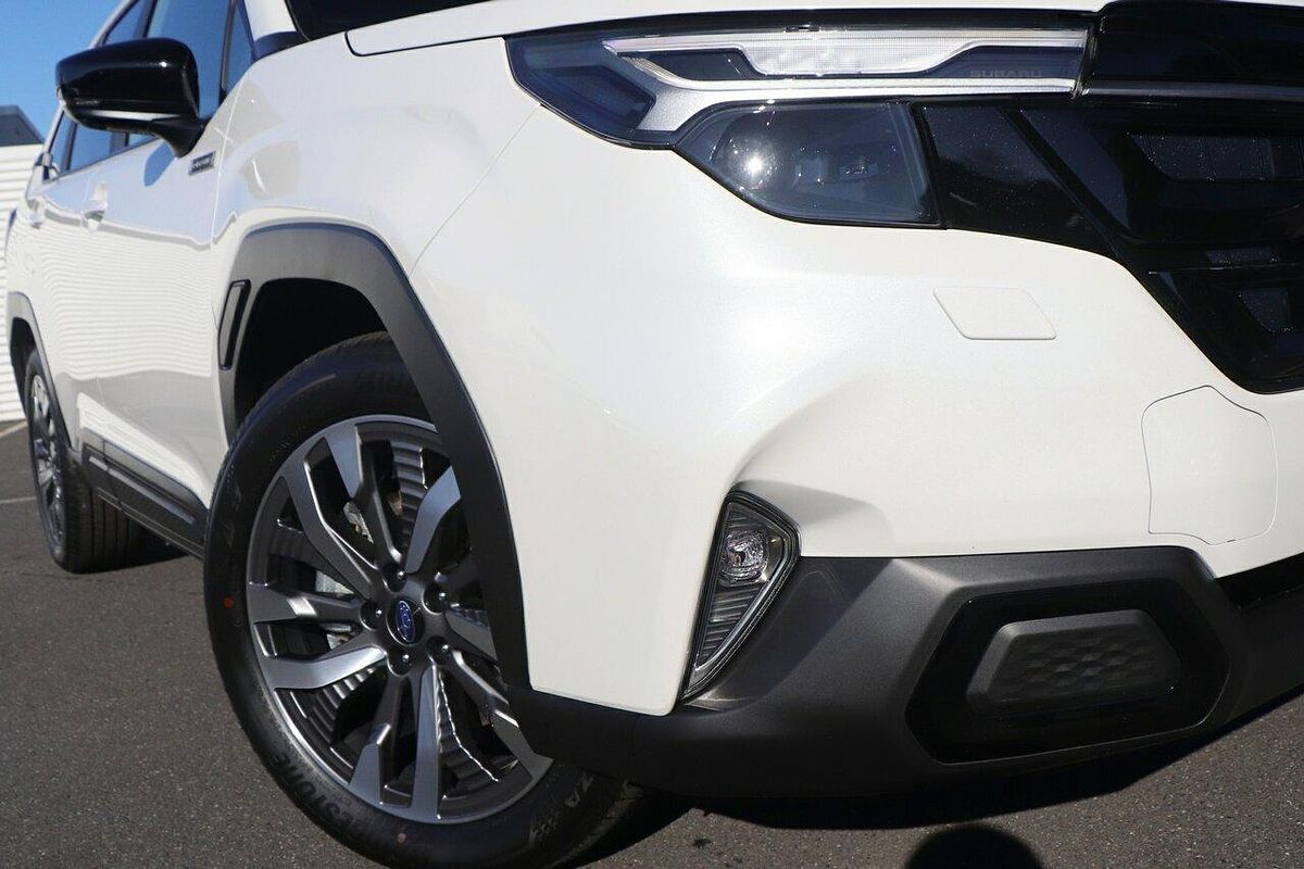 2025 Subaru Forester Hybrid Touring S6