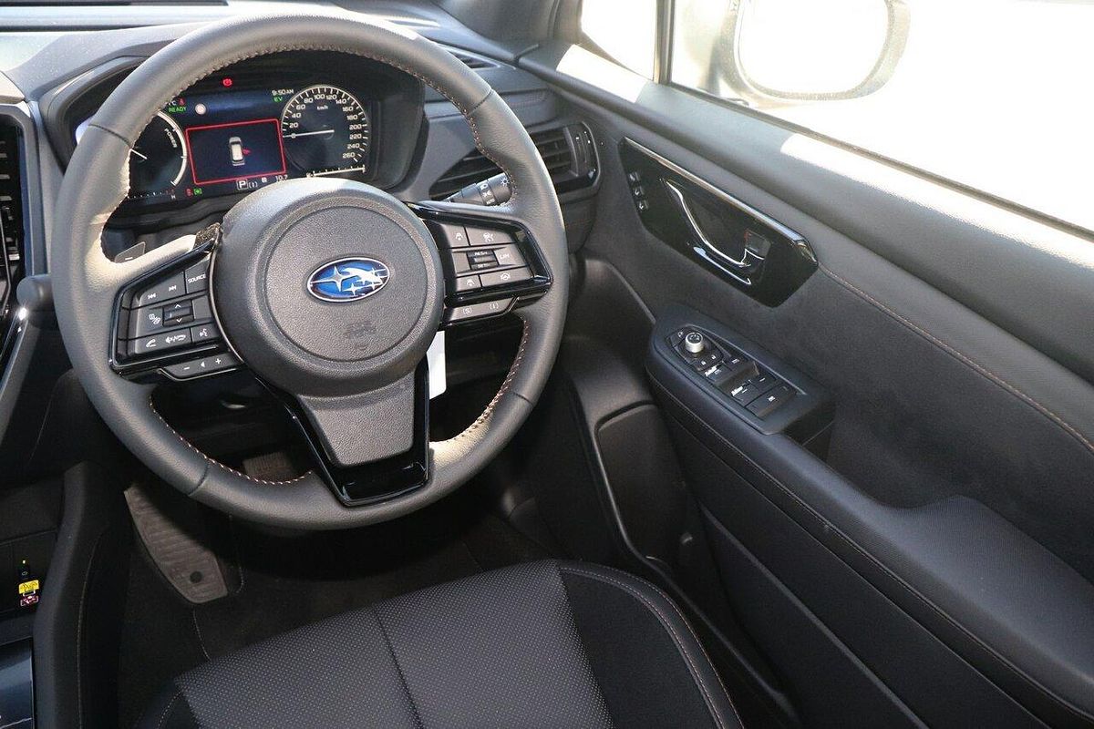 2025 Subaru Forester Hybrid Touring S6