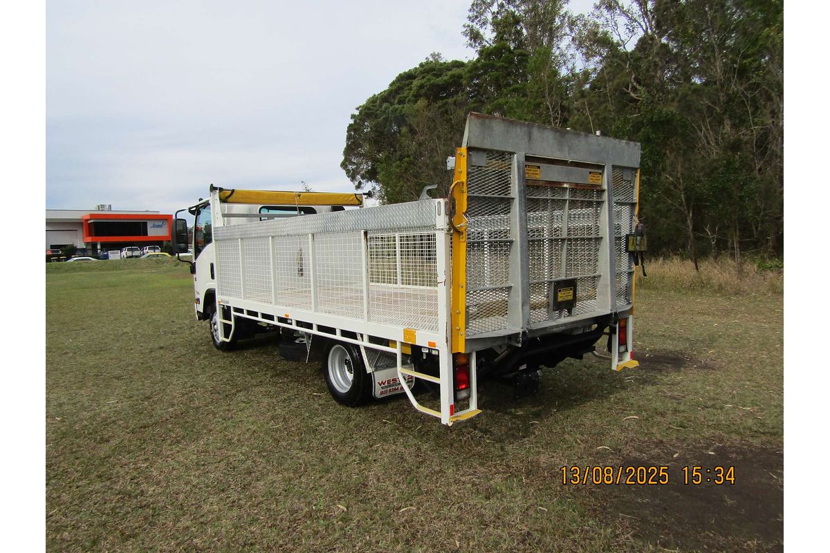 2017 Isuzu N Series NLR 45-150 4x2