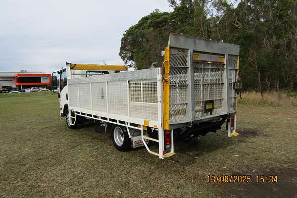 2017 Isuzu N Series NLR 45-150 4x2