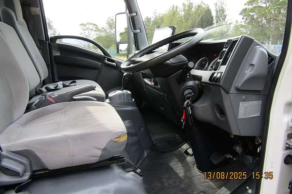 2017 Isuzu N Series NLR 45-150 4x2
