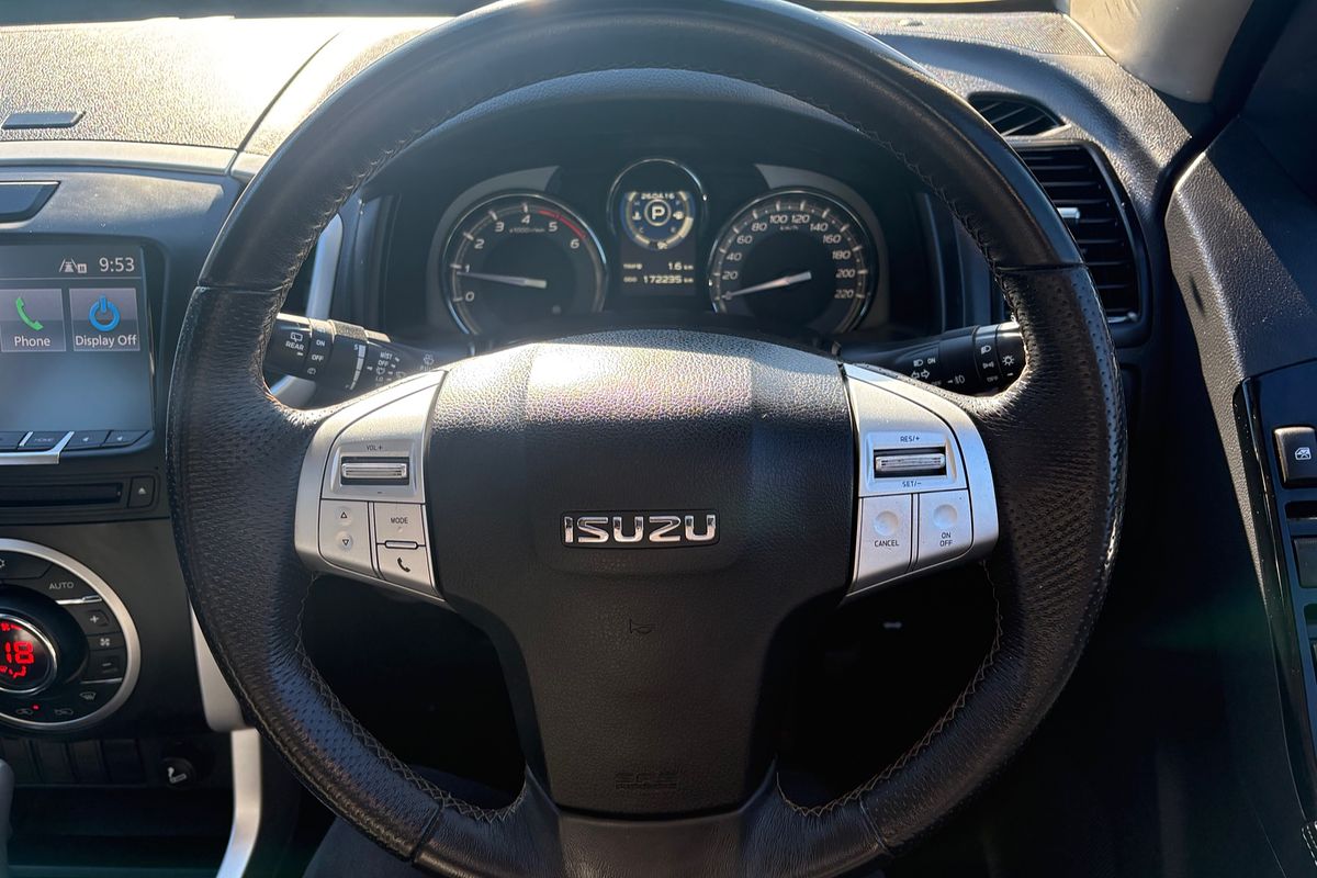 2020 Isuzu MU-X LS-T