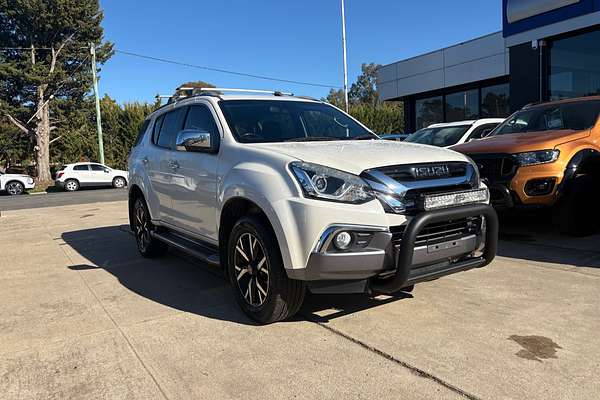 2020 Isuzu MU-X LS-T