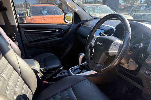 2020 Isuzu MU-X LS-T