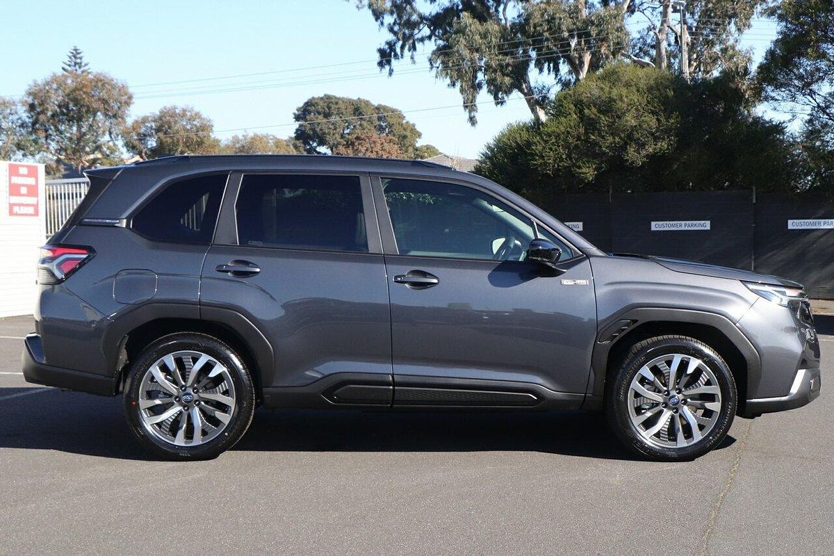 2025 Subaru Forester Hybrid Touring S6
