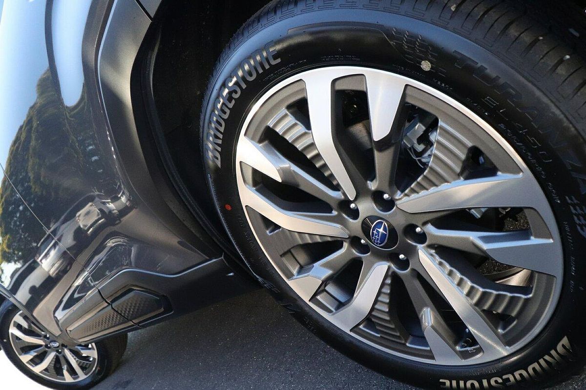 2025 Subaru Forester Hybrid Touring S6