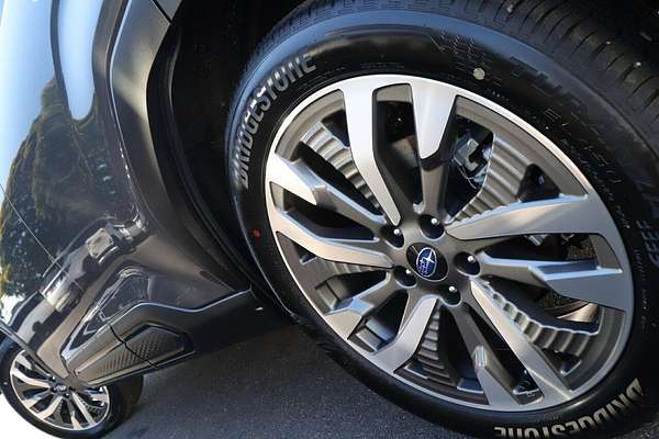 2025 Subaru Forester Hybrid Touring S6