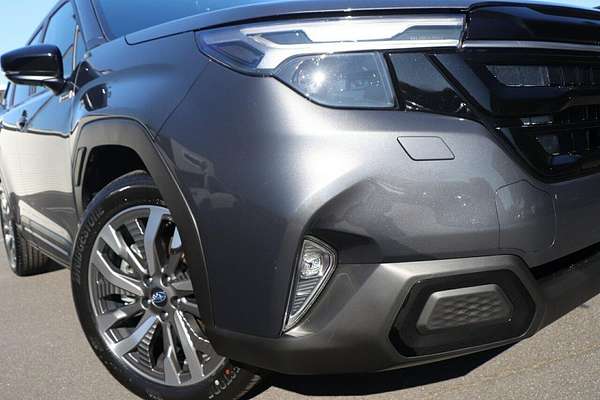 2025 Subaru Forester Hybrid Touring S6