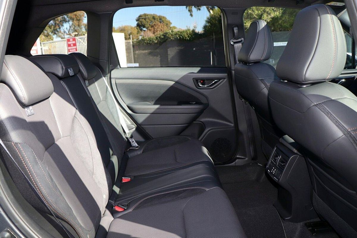 2025 Subaru Forester Hybrid Touring S6
