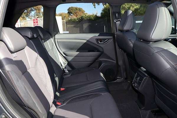 2025 Subaru Forester Hybrid Touring S6