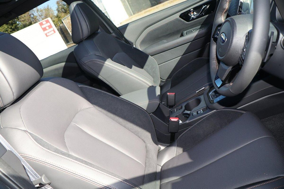 2025 Subaru Forester Hybrid Touring S6