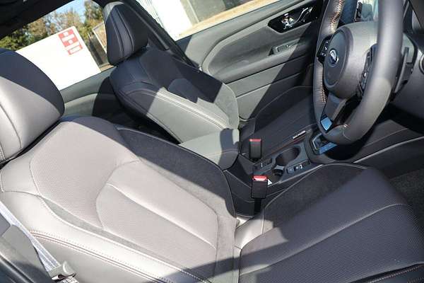 2025 Subaru Forester Hybrid Touring S6
