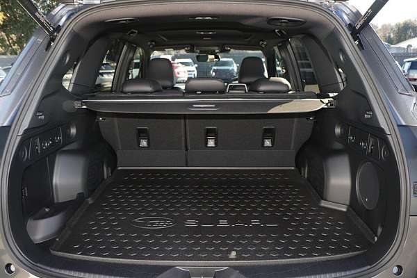 2025 Subaru Forester Hybrid Touring S6
